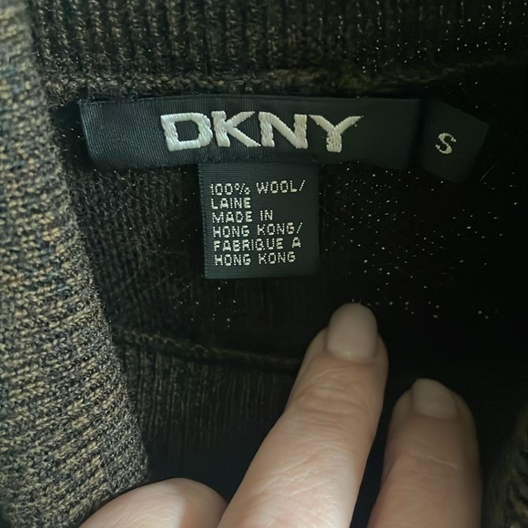 DKNY wool turtleneck sweater in size small - Picture 4 of 6